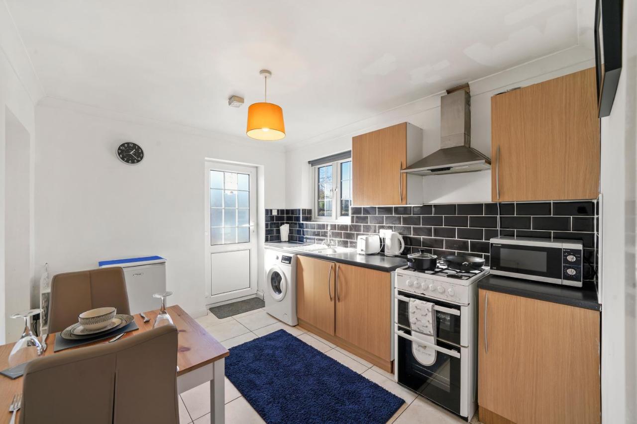 1 Bedroom Flat Aylesbury, Private Parking, Fowler Rd Aylesbury  Exterior photo